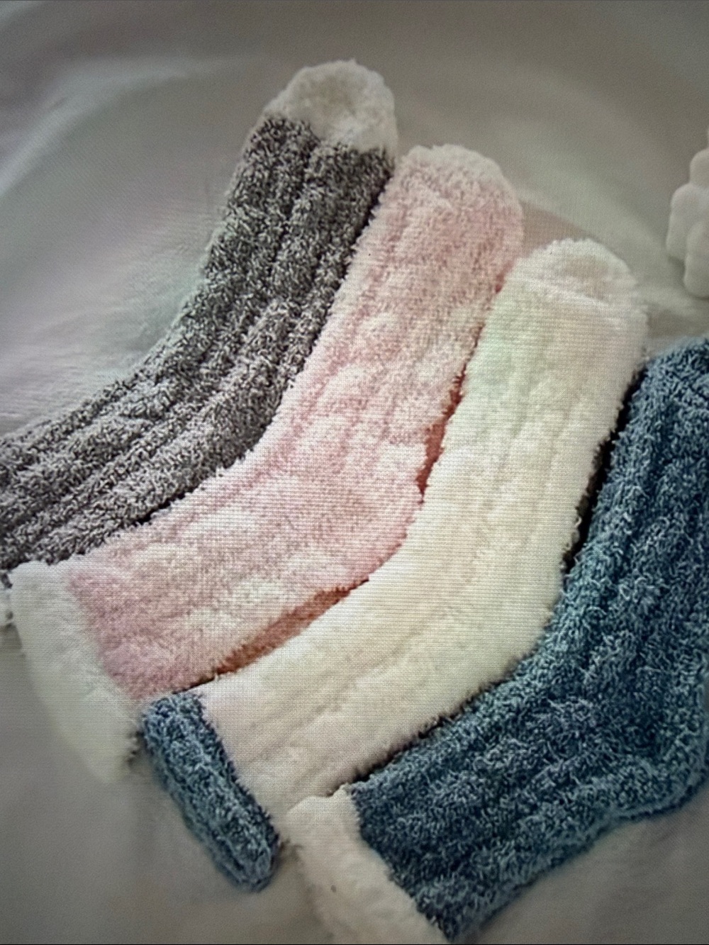 ❣️5/$25❣️3 pair Cozy Plush Sherpa-Lined Women's Socks - assorted colors. 🆕